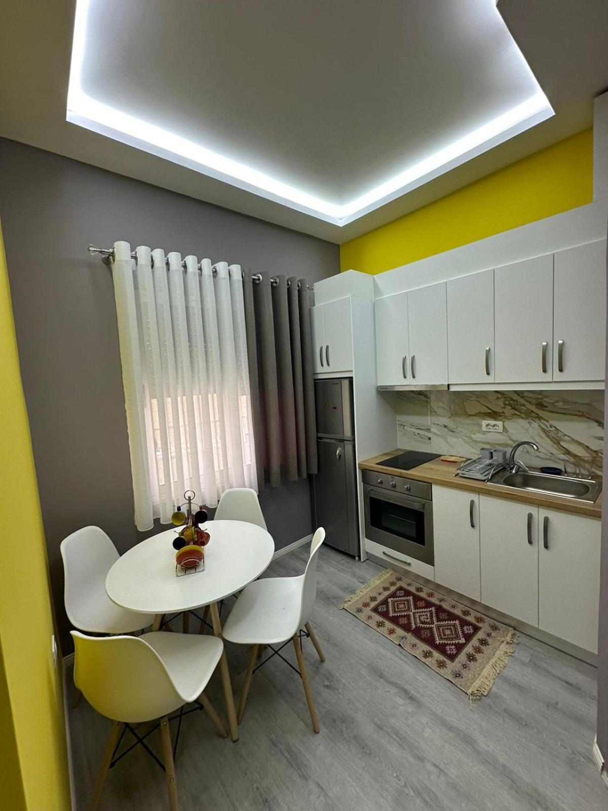 Algen Room'S Berat Kültér fotó