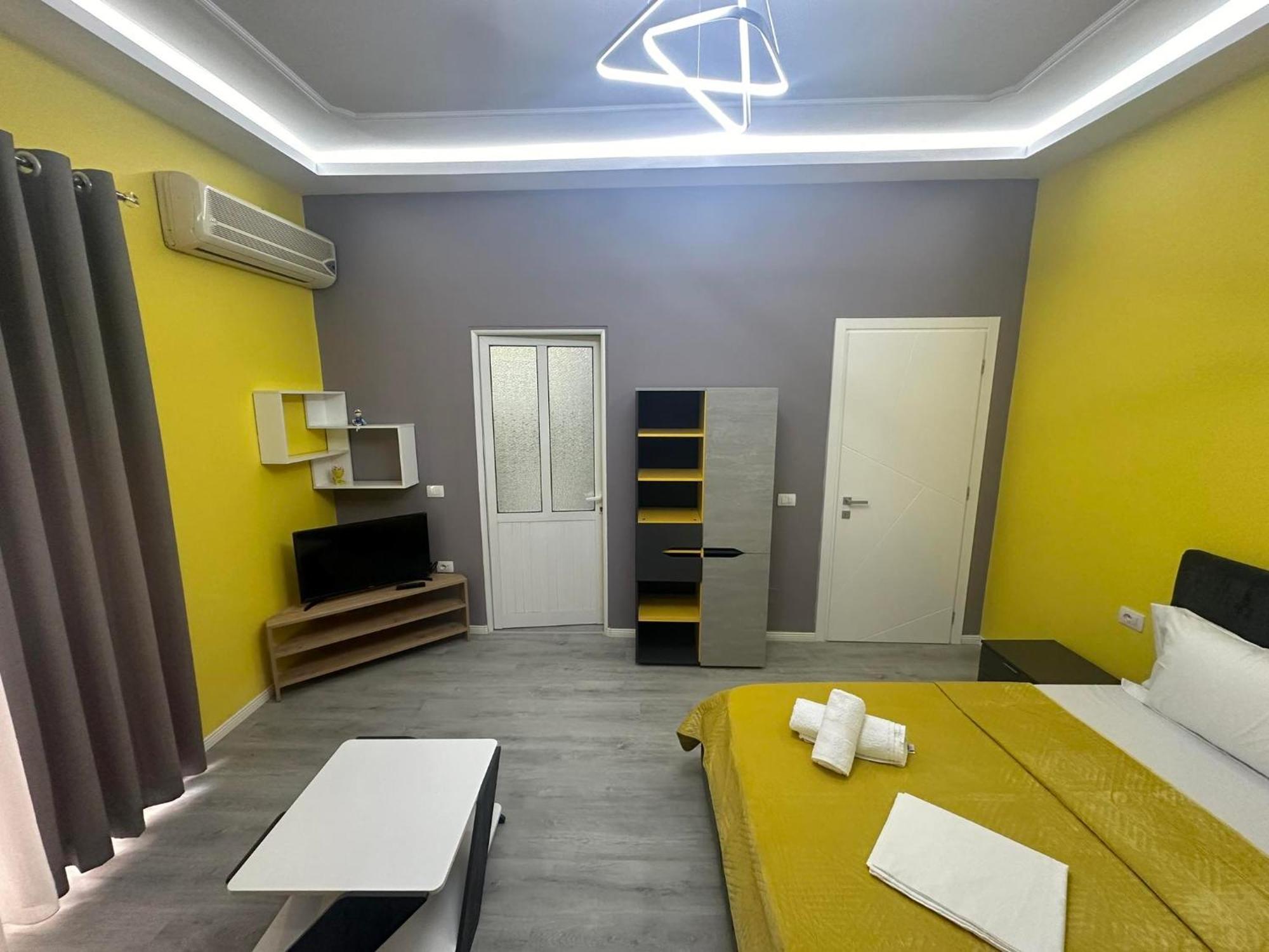 Algen Room'S Berat Kültér fotó