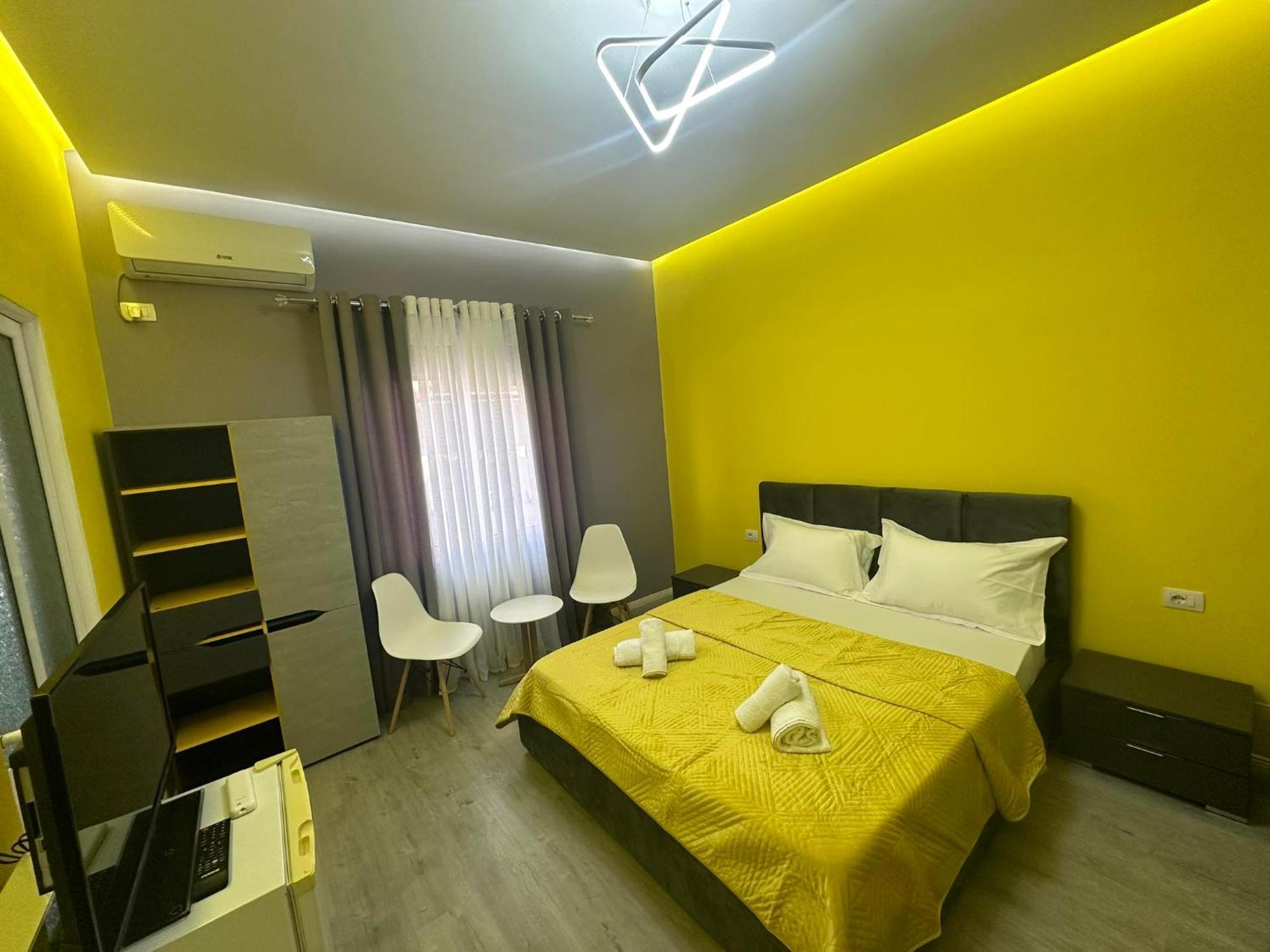 Algen Room'S Berat Kültér fotó