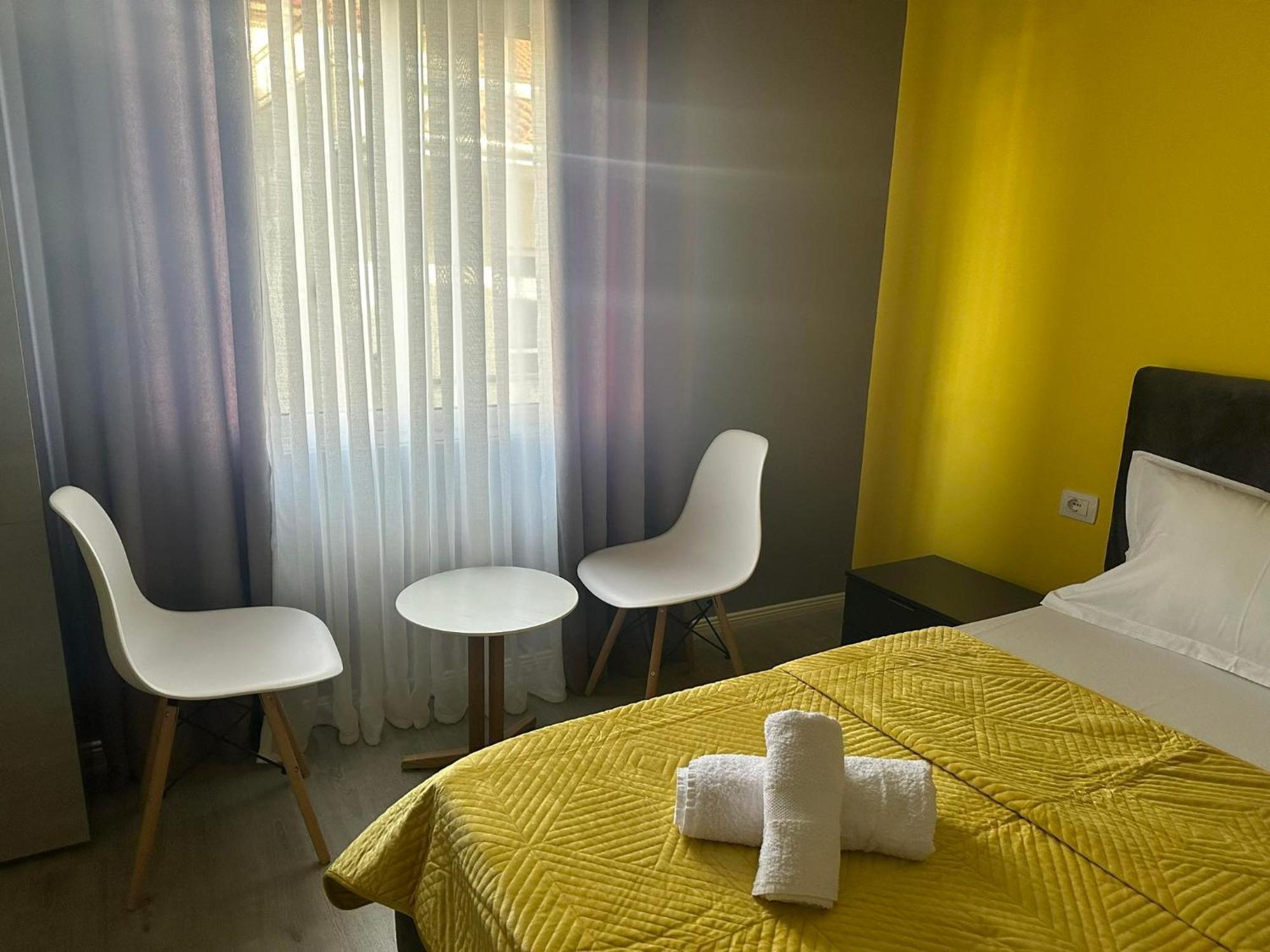 Algen Room'S Berat Kültér fotó